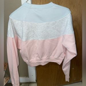 Small Women’s Nike Crop Sweater